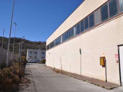 Fabbricati industriali in vendita