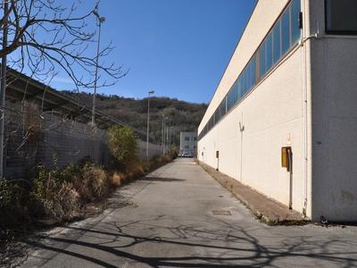 Fabbricati industriali in vendita