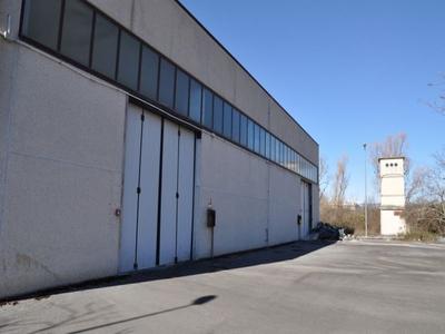 Fabbricati industriali in vendita