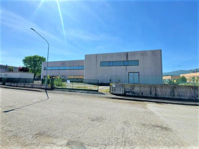 #14738 Capannone industriale con area di pertinenza in vendita - foto 1