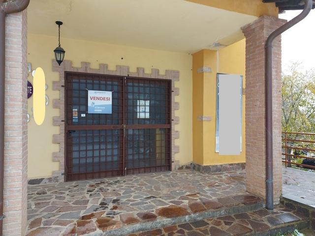 #14754 Porzione di negozio ad uso pizzeria in vendita - foto 3