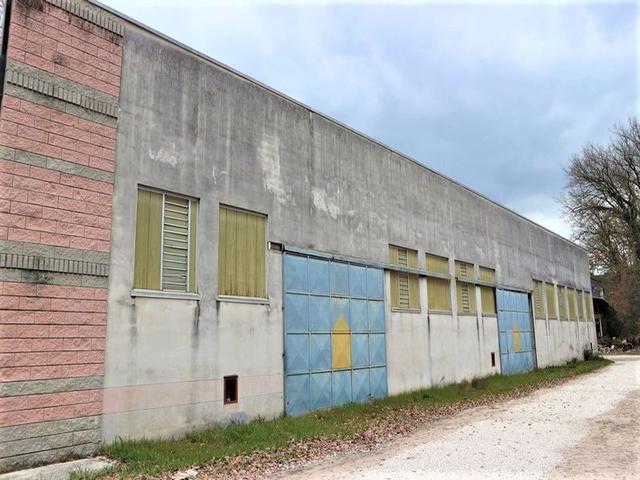 Locali deposito in vendita