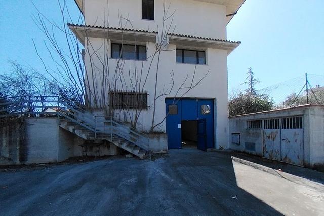 #14842 Locale artigianale in duplex con pertinenze in vendita - foto 8