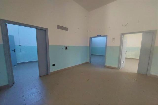 #14842 Locale artigianale in duplex con pertinenze in vendita - foto 11