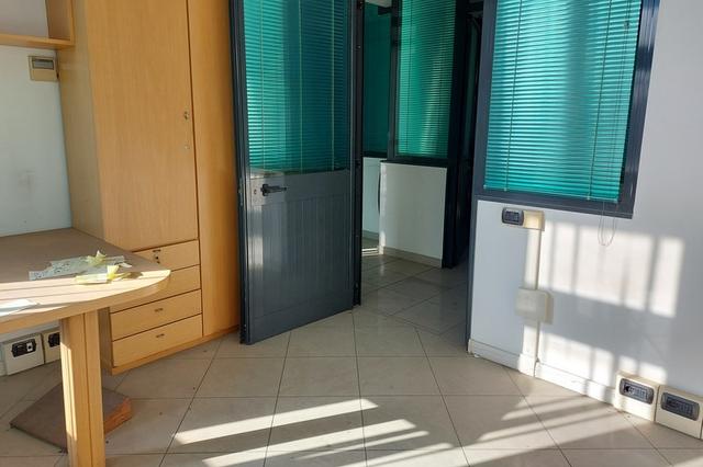 #14854 Ufficio al piano secondo con terrazzo in vendita - foto 6
