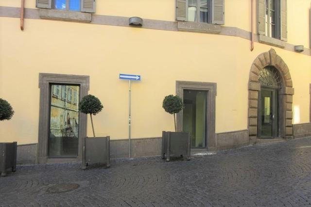 #14873 Negozio in palazzo storico monumentale in vendita - foto 2
