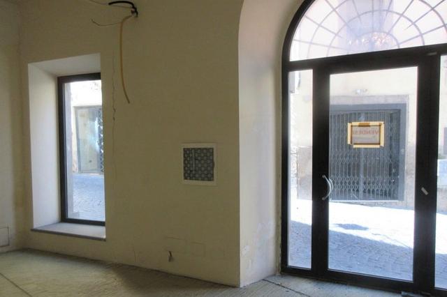 #14873 Negozio in palazzo storico monumentale in vendita - foto 4