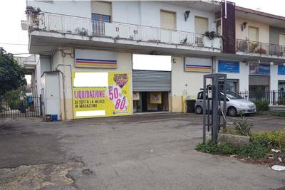Negozi in vendita