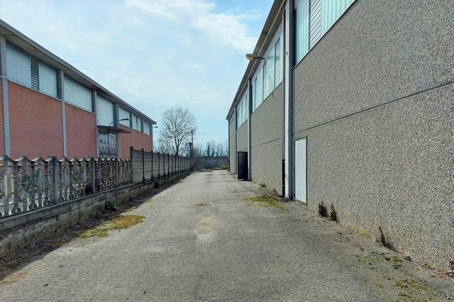 #14897 Capannone a magazzino e corte privata in vendita - foto 4