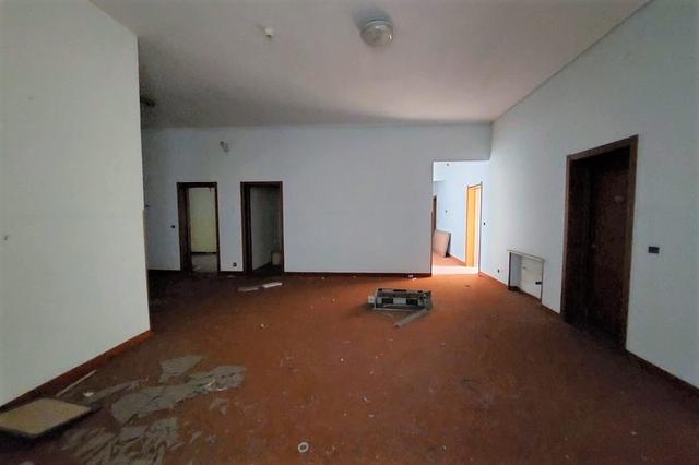 #14914 Albergo da ristrutturare e terreno sportivo in vendita - foto 11