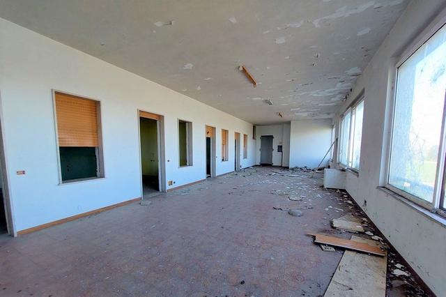 #14914 Albergo da ristrutturare e terreno sportivo in vendita - foto 13