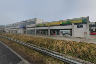 Negozi in vendita