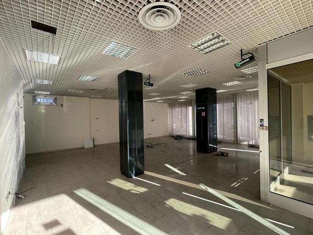 #15114 Cinque locali per ex istituto di credito in vendita - foto 5