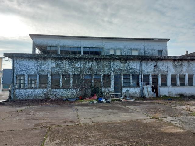 Laboratori in vendita