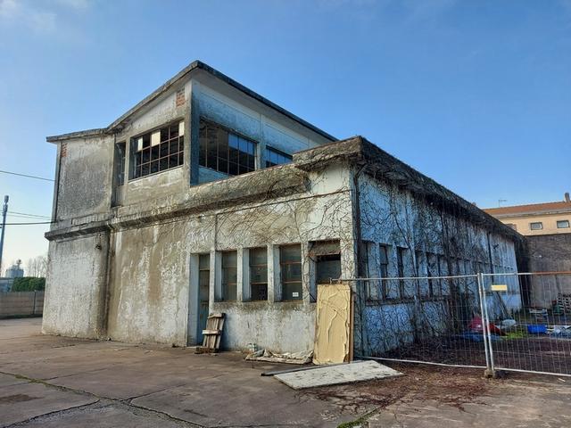 #15161 Palazzina artigianale in stato di abbandono in vendita - foto 3