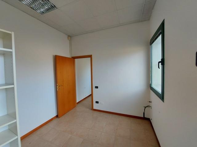 #15165 Palazzina direzionale in vendita - foto 9