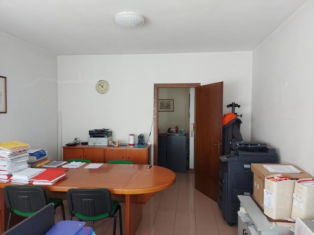 #15171 Ufficio con due posti auto e deposito in vendita - foto 4
