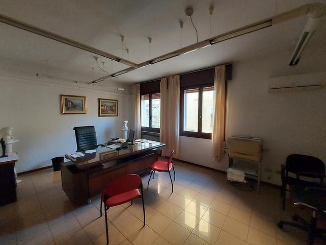 #15172 Ufficio con due posti auto e deposito in vendita - foto 4