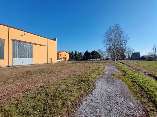 Fabbricati industriali in vendita