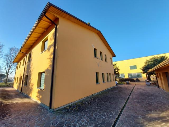 Fabbricati industriali in vendita