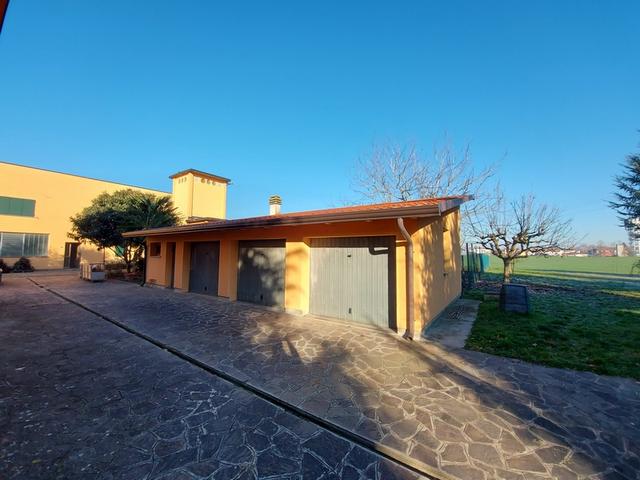 Fabbricati industriali in vendita