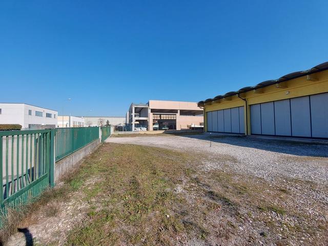 #15200 Capannone artigianale in vendita - foto 2