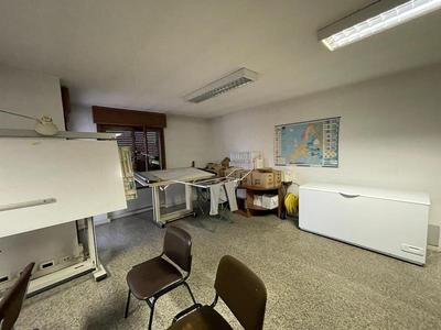 Con servizi in vendita