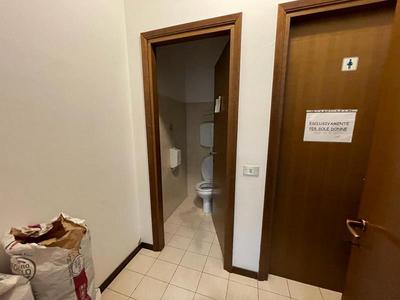 Con servizi in vendita