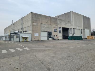 Fabbricati industriali in vendita