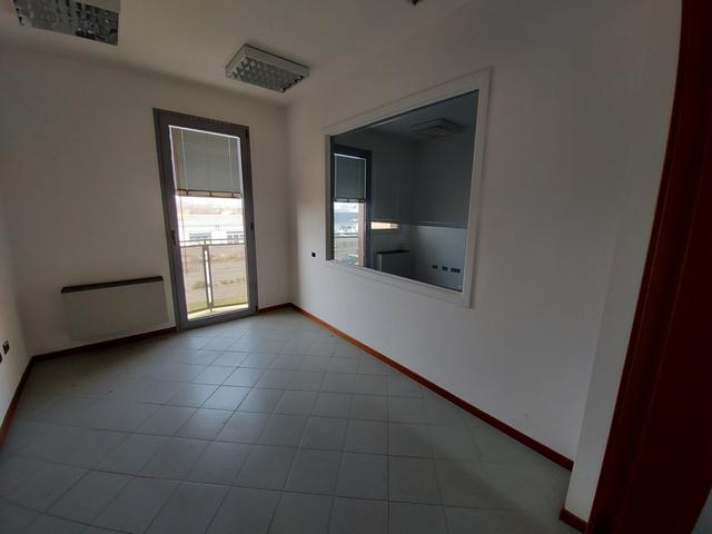 #15352 Porzione di fabbricato adibita a uffici in vendita - foto 5