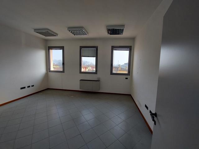 #15352 Porzione di fabbricato adibita a uffici in vendita - foto 6