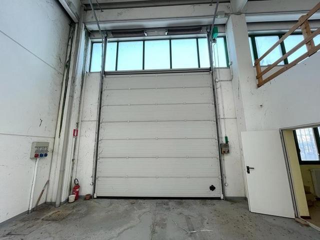#15383 Due porzioni di capannone industriale adiacenti in vendita - foto 7