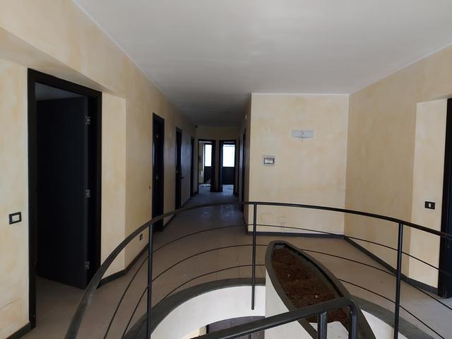 Laboratori in vendita