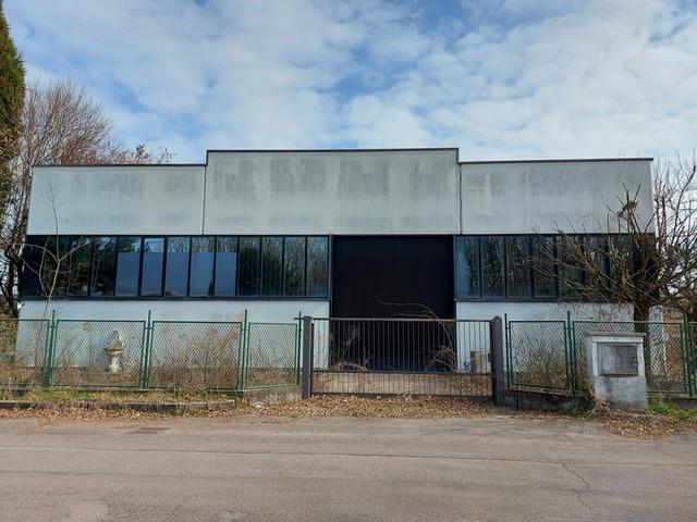 Laboratori in vendita