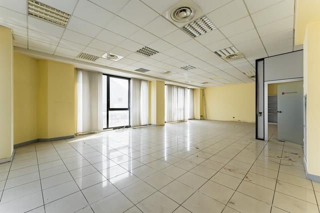 #15431 Negozio in complesso commerciale in vendita - foto 31
