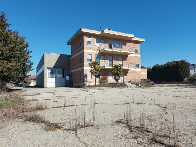 Fabbricati industriali in vendita