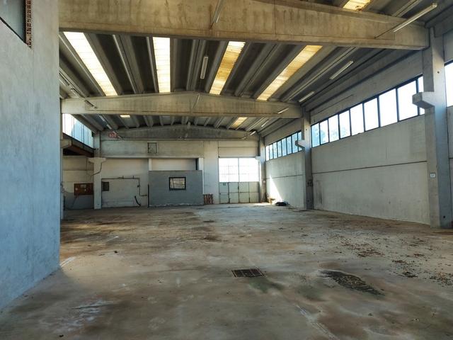 Fabbricati industriali in vendita