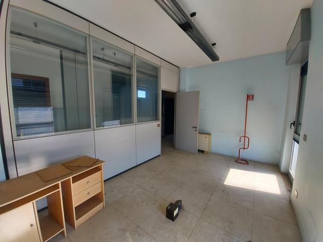 Fabbricati industriali in vendita