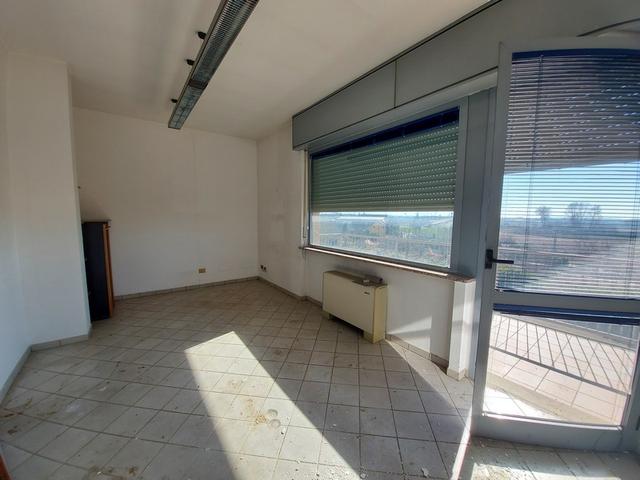 Fabbricati industriali in vendita