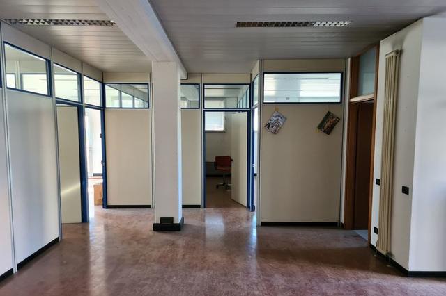 #15543 Laboratorio artigianale con uffici e magazzino in vendita - foto 5