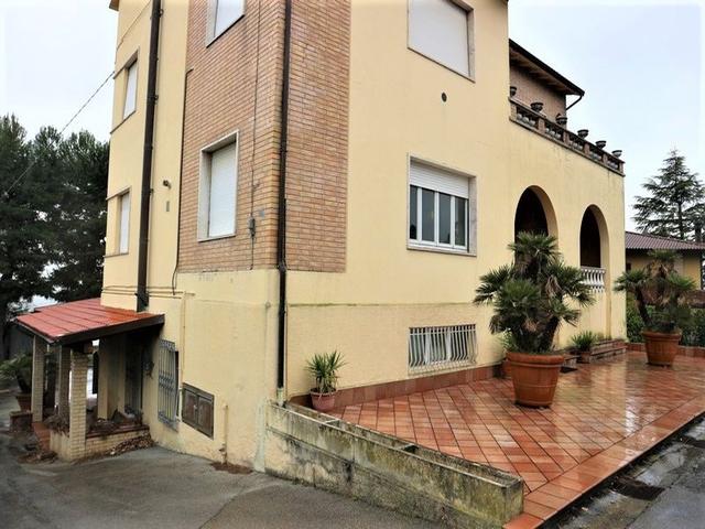 #15772 Ufficio al piano terra con corte esclusiva in vendita - foto 3