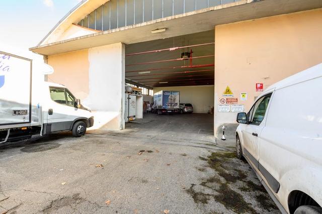 Complessi commerciali in vendita