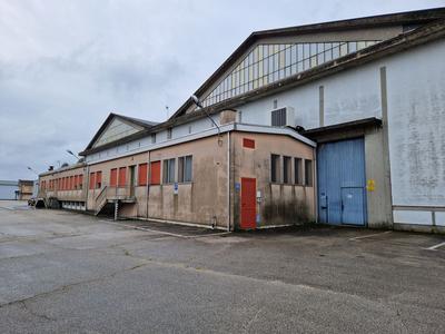 Fabbricati industriali in vendita
