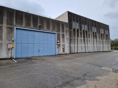 Fabbricati industriali in vendita
