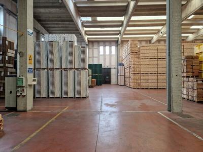 Fabbricati industriali in vendita