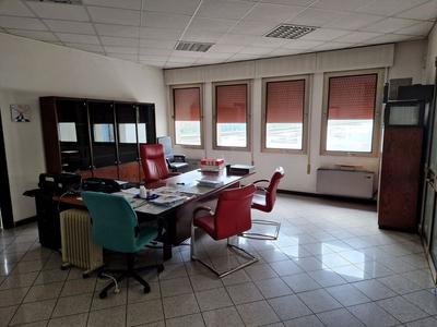 Fabbricati industriali in vendita