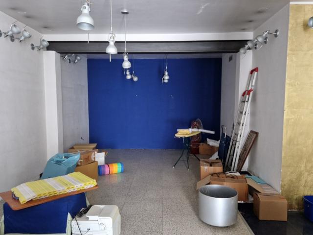 Negozi in vendita