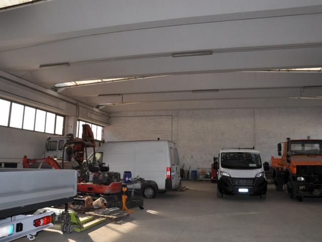 #16137 Capannone industriale con uffici e abitazione in vendita - foto 5