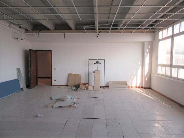 #1649 Ufficio (sub 75) al piano primo di centro commerciale in vendita - foto 1