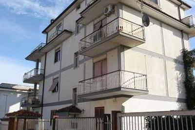 Locali deposito in vendita